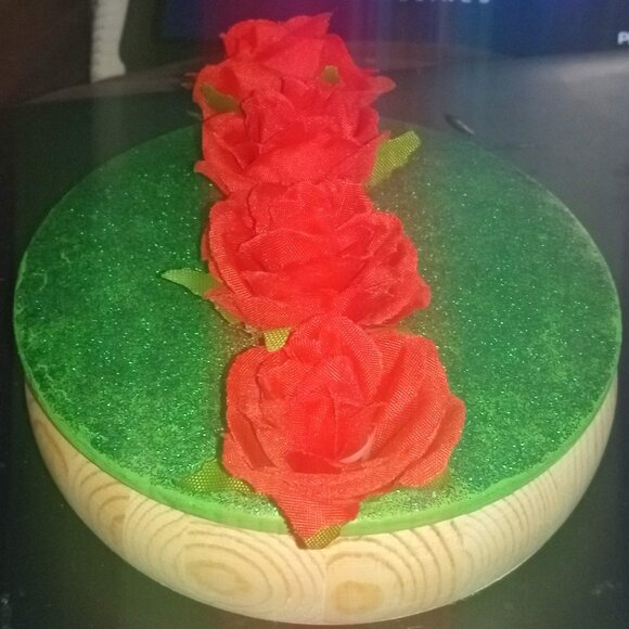 Handmade Faux Red Rose Row Trinket and Jewelry Box - Picture 1 of 8